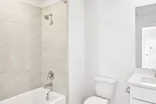 2502 Gray Gale Ct, Baytown, TX 77523 - Photo 9