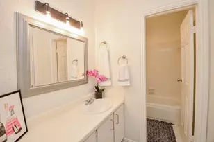 9707 Richmond Ave, Houston, TX 77042 - Photo 11