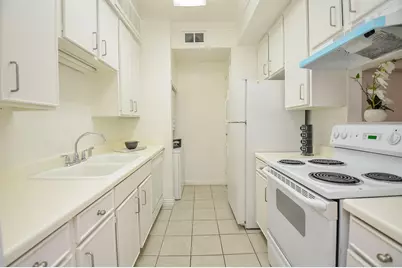 9707 Richmond Avenue #109, Houston, TX 77042 - Photo 3