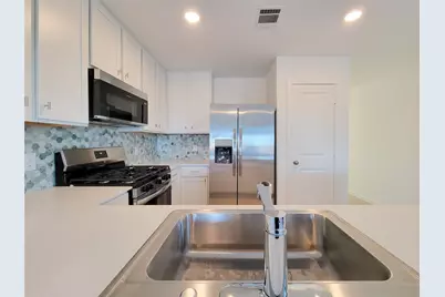 1603 Windrose Bend, Angleton, TX 77515 - Photo 5