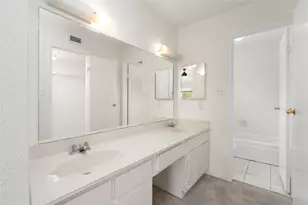 7575 Cambridge St, Houston, TX 77054 - Photo 9