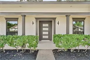 2807 Shadowdale Dr, Houston, TX 77043 - Photo 9