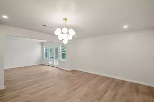 5514 Chantilly Ln, Houston, TX 77092 - Photo 11