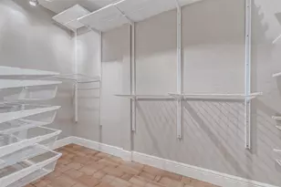 11201 Lynbrook Dr, Houston, TX 77042 - Photo 23