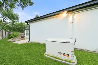 15431 Greens Cove Way, Houston, TX 77059 - Photo 39