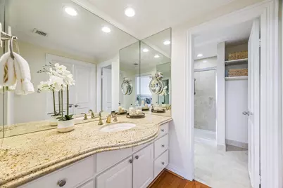 49 Briar Hollow Lane #504, Houston, TX 77027 - Photo 17