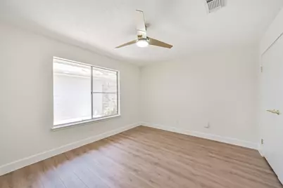1710 Linfield Way, Houston, TX 77058 - Photo 19