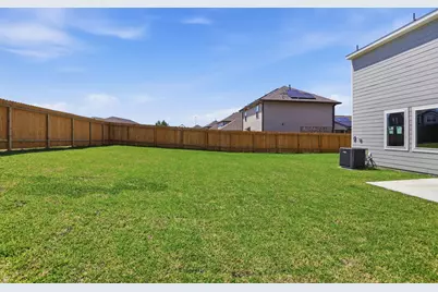 8202 Blooming Meadow Lane, Houston, TX 77016 - Photo 7