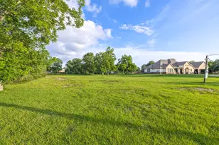 906 E Archer Rd, Baytown, TX 77521 - Photo 1