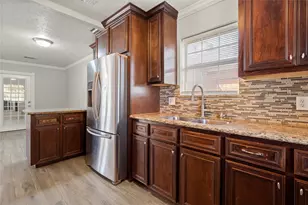907 Northbend Dr, Baytown, TX 77521 - Photo 9