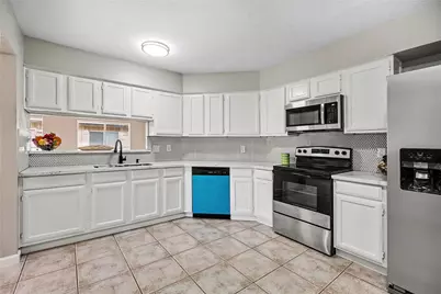 16726 Frigate Drive, Friendswood, TX 77546 - Photo 11