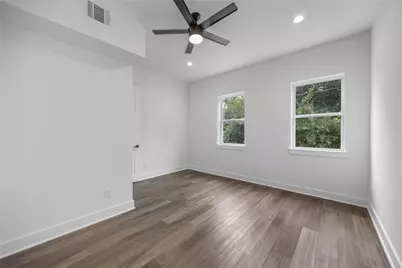 955 Elkhart Street #B, Houston, TX 77091 - Photo 7