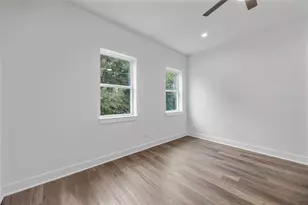 955 Elkhart St, Houston, TX 77091 - Photo 9
