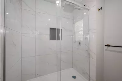 6058 Lyndhurst Drive, Houston, TX 77033 - Photo 27