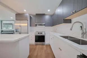 6058 Lyndhurst Dr, Houston, TX 77033 - Photo 19