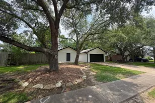1204 Osborne Dr, Friendswood, TX 77546 - Photo 3