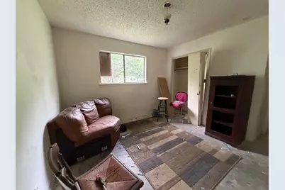 1300 Lois Street, Bay City, TX 77414 - Photo 5