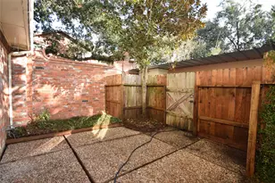 14239 Misty Meadow Ln, Houston, TX 77079 - Photo 11