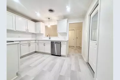 233 Caladium Street, Lake Jackson, TX 77566 - Photo 9