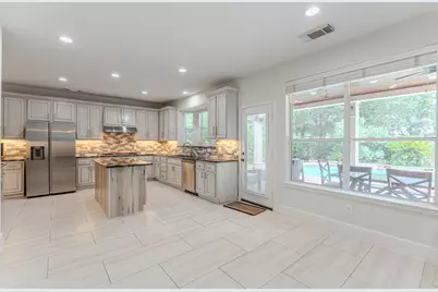 7 Stickley Court, The Woodlands, TX 77382 - Photo 13