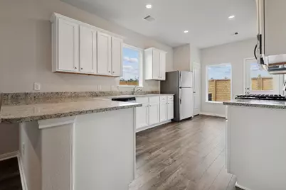 15531 Caramel Springs Drive, Conroe, TX 77303 - Photo 5