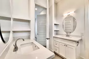 7711 Westside Villas Ln, Houston, TX 77055 - Photo 25