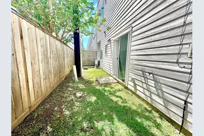 7711 Westside Villas Lane, Houston, TX 77055 - Photo 29