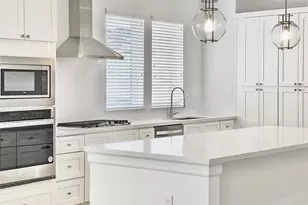 7711 Westside Villas Ln, Houston, TX 77055 - Photo 13