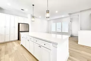 7711 Westside Villas Ln, Houston, TX 77055 - Photo 17