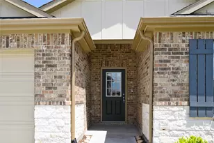 2123 Levant Ln, Baytown, TX 77523 - Photo 5