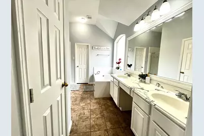 10807 Summer Meadows Court, Houston, TX 77064 - Photo 15