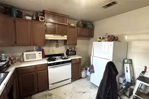 8507 Prairie View Dr, Houston, TX 77088 - Photo 7