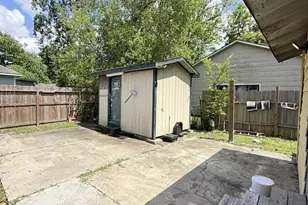 311 S 3rd St, Highlands, TX 77562 - Photo 19
