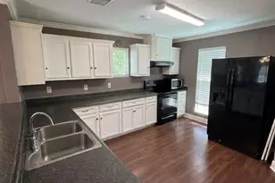 311 S 3rd St, Highlands, TX 77562 - Photo 5
