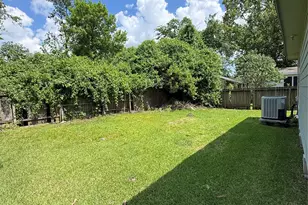 311 S 3rd St, Highlands, TX 77562 - Photo 11