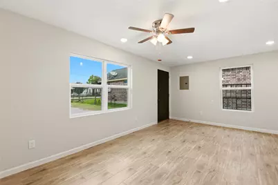 7010 Brownsville Street #1/2, Houston, TX 77020 - Photo 9