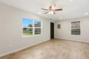 7010 Brownsville St, Houston, TX 77020 - Photo 9