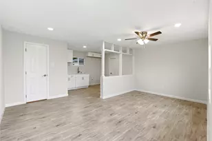 7010 Brownsville St, Houston, TX 77020 - Photo 3