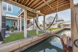 936 Long Reach Dr, Tiki Island, TX 77554 - Photo 43