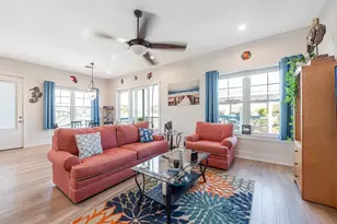 936 Long Reach Dr, Tiki Island, TX 77554 - Photo 17