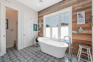 936 Long Reach Dr, Tiki Island, TX 77554 - Photo 9