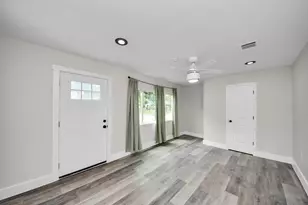 5903 Belneath St, Houston, TX 77033 - Photo 17