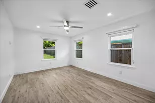 4914 Holly St, Bellaire, TX 77401 - Photo 11