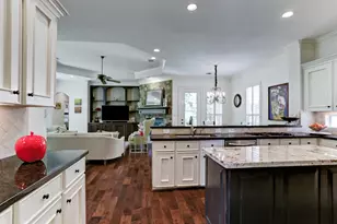 13323 Brentonwood Ln, Houston, TX 77077 - Photo 9
