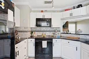 302 Saint Andrews St, Rockport, TX 78382 - Photo 15