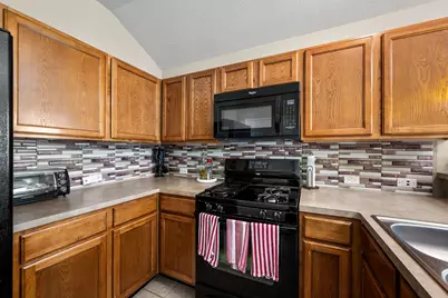 1023 Hampton Villa Lane, Houston, TX 77047 - Photo 9