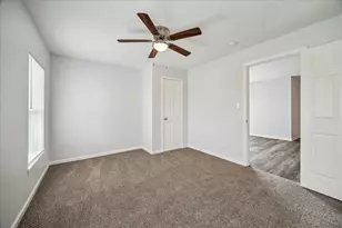 705 Westshire Dr, Houston, TX 77013 - Photo 9