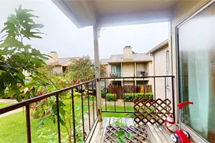 700 Thicket Ln, Houston, TX 77079 - Photo 35
