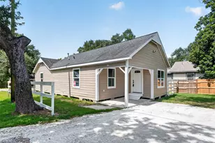 106 S 9th St, Houston, TX 77562 - Photo 1