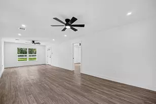 106 S 9th St, Houston, TX 77562 - Photo 13